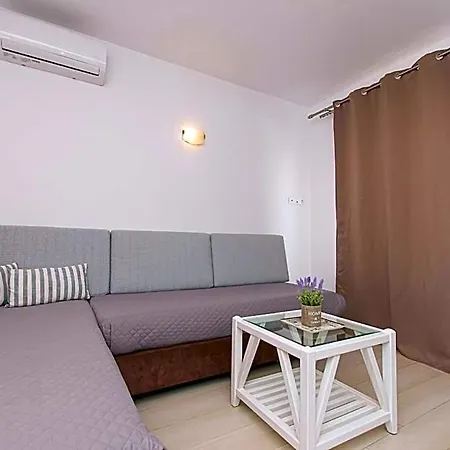 Hotel Anius